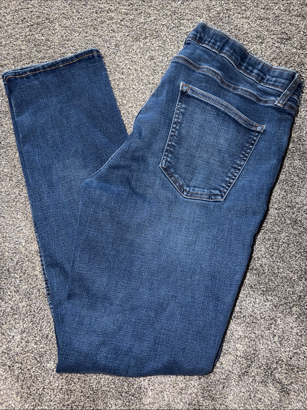 Old Navy Men's 360° stretch Slim Jeans in Medium Blue Denim
